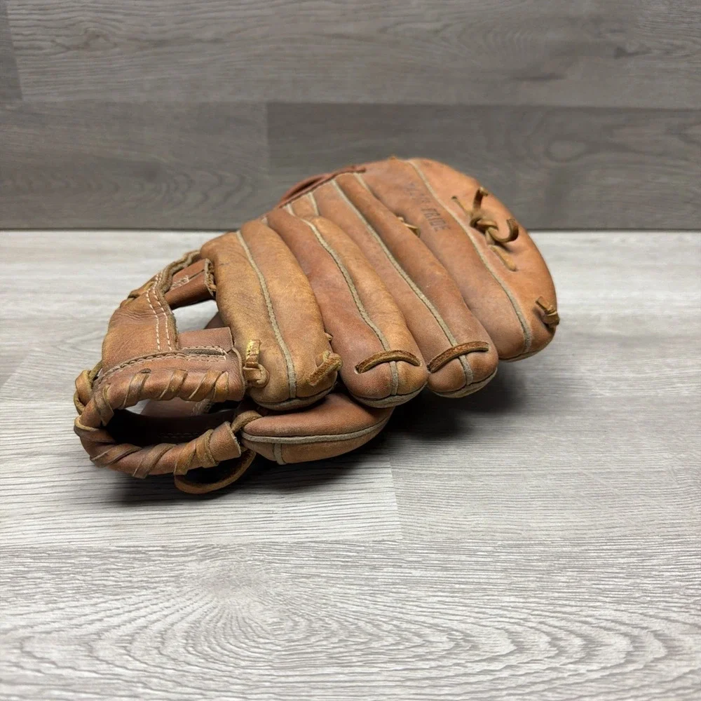 Vintage Baseball Glove Pro Style‎ Professional Model 22076 Fielder Pride Taiwan